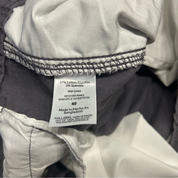 Bundle of 2 Pairs of Men’s George Cargo Shorts in Gray and Khaki, Size 40 - Picture 12 of 15